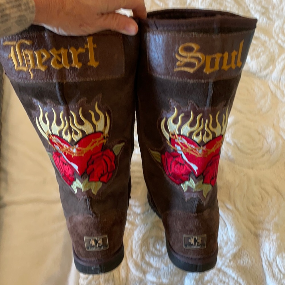 Heart and soul, kookaburra, brown leather boots